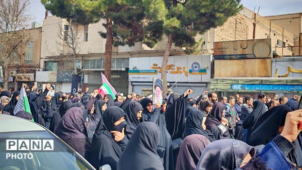 حضور خودجوش مردم نیشابور در سوگواری شهادت رهبر معزز