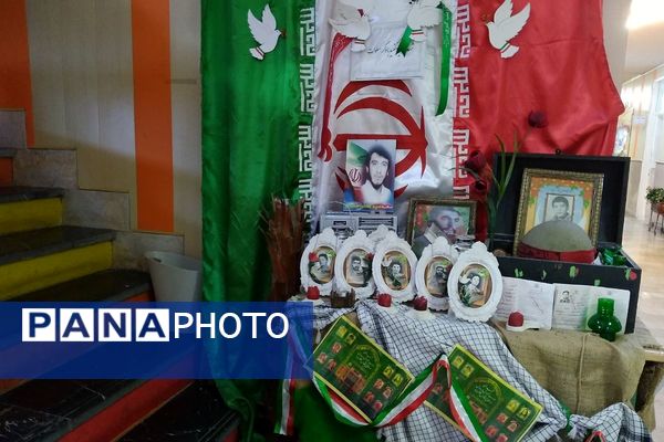 مراسم «لاله‌های روشن» در دبستان دکتر کیهانی 