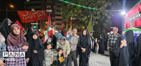 مردم خستگی ناپذیر همیشه در میدان می مانند