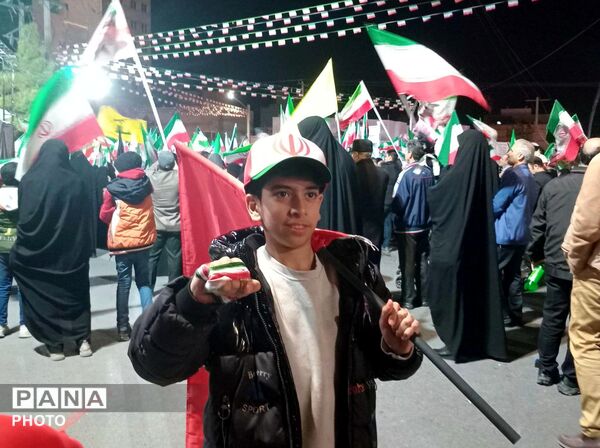 مردم در سوگ شهیدشان امشب به خیابان آمدند