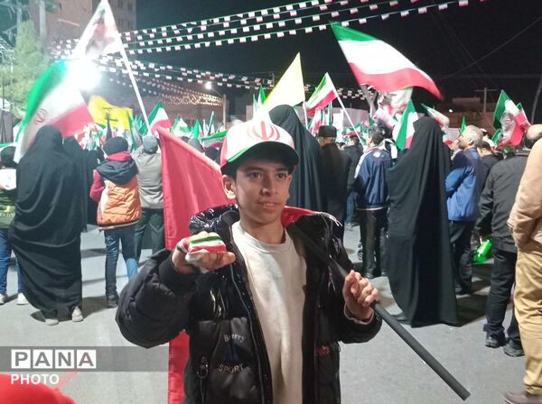 مردم در سوگ شهیدشان امشب به خیابان آمدند