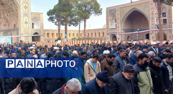 اقامه نماز پرفیض جمعه در سمنان