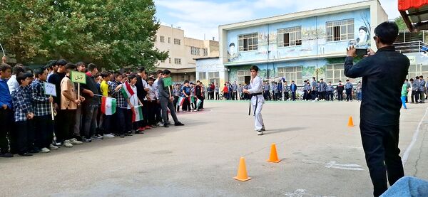 برگزاری المپیاد ورزشی دبیرستان شهیدرجایی یک شهرستان بجنورد 