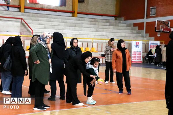 جشنواره ورزشی قهرمانان خانه و میدان