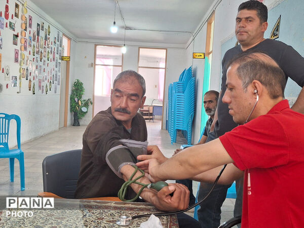 نذر خون حسینی در مدرسه طلوع آزادی شهر بهمن