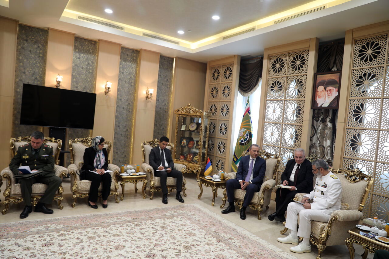 سرلشکرموسوی: حضور قدرت‌های فرامنطقه‌ای عامل نگرانی برای منطقه است