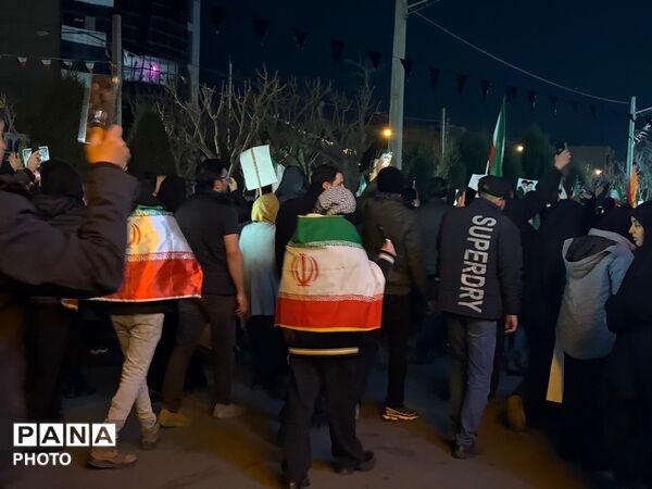 حضور پرشور مردم کرج در سوگ رهبر انقلاب و تشییع شهدا