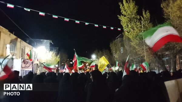 هم‌نواییِ قلب‌ها در مسیرِ ظهور؛ فریاد «یا مهدی» در راهپیماییِ بصیرت