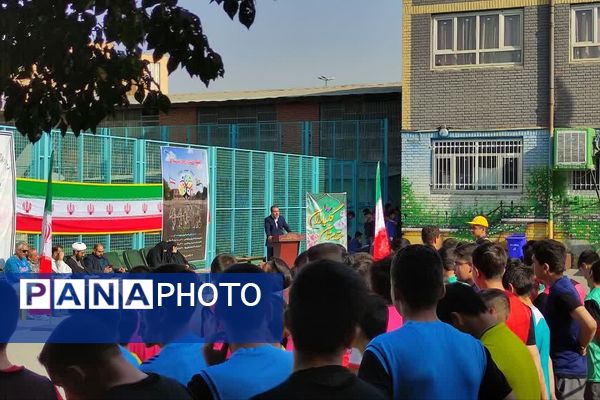 افتتاحیه المپیاد ورزشی درون مدرسه ای در دبیرستان شاهد علامه طباطبایی ناحیه دو شهرری 