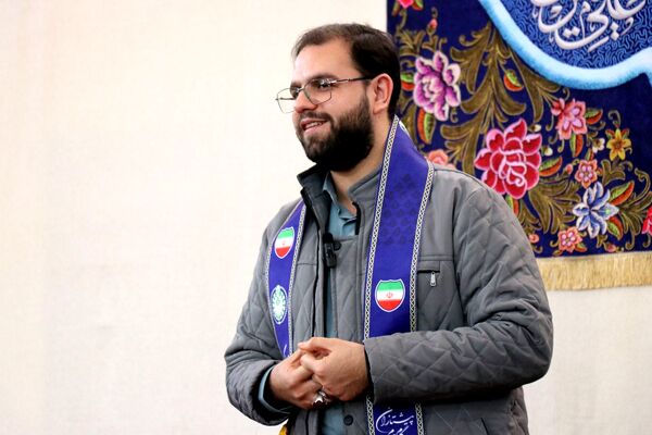 بازدید قائم مقام سازمان دانش‌آموزی از معتکفین در مشهد مقدس