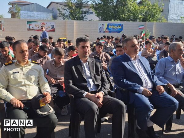 با عطر شهدا و شعار «مقاومت»؛ زنگ بازگشایی مدارس در کومله نواخته شد 
