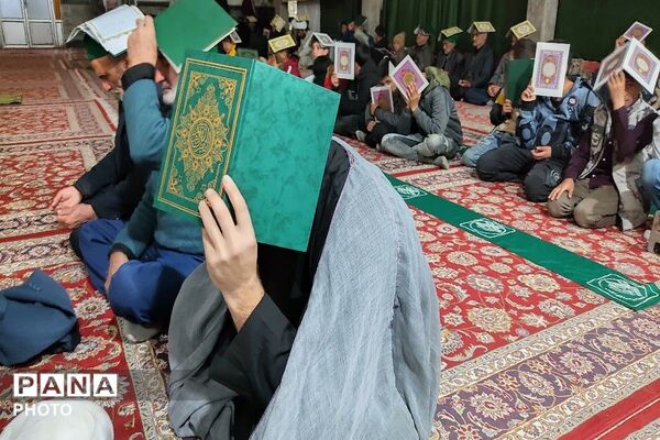 مراسم احیا و عزاداری شب اول قدر در شهر بار نیشابور  