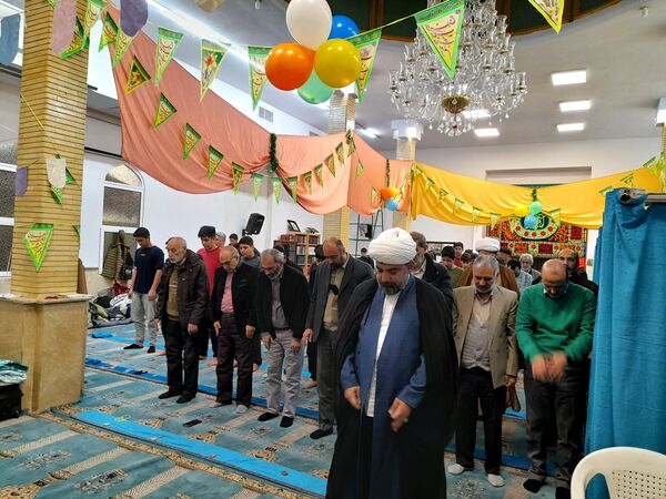 دیدار رئیس آموزش و پرورش منطقه پردیس با دانش‌آموزان معتکف در مسجد الزهرا