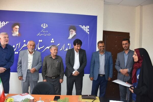 تجلیل از خبرنگاران توسط فرماندار شهرستان اسفراین