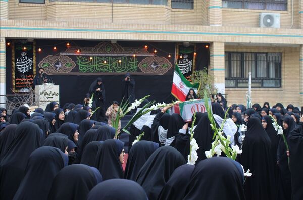مراسم وداع با شهید گمنام در مدارس دخترانه مشکات