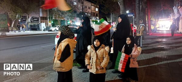 حضور پرشور مردم آشخانه در راهپیمایی شبانه بیعت با رهبری