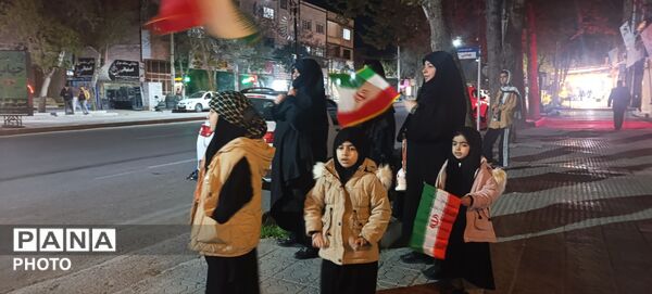 حضور پرشور مردم آشخانه در راهپیمایی شبانه بیعت با رهبری