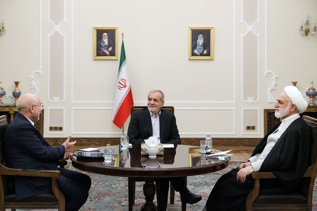 همدلی و عزم قوای سه‌گانه در راستای تحقق شعار سال