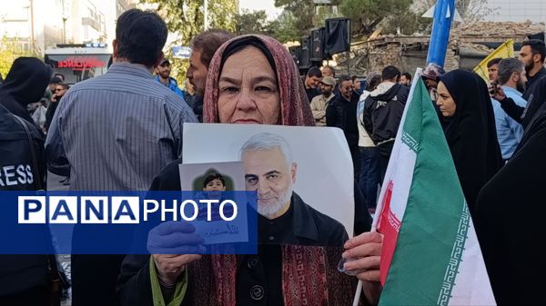 قاب‌هایی از خروش نسل بیدار