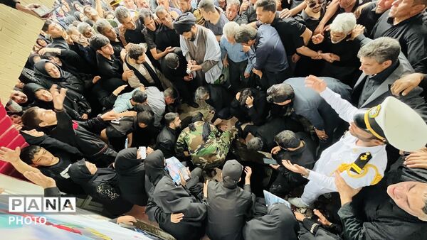 تشییع پیکر شهید ناو دنا «حاج اصغر مسلمی مهنی» در جیرفت
