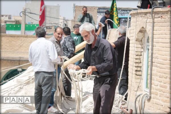 برپایی خیمه عزای سیدالشهدا(ع) در تکیه سنتی چهل اختران قم