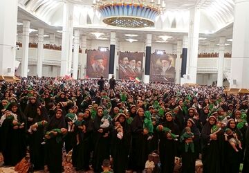 همایش شیرخوارگان حسینی در حرم مطهر شاهچراغ(ع)