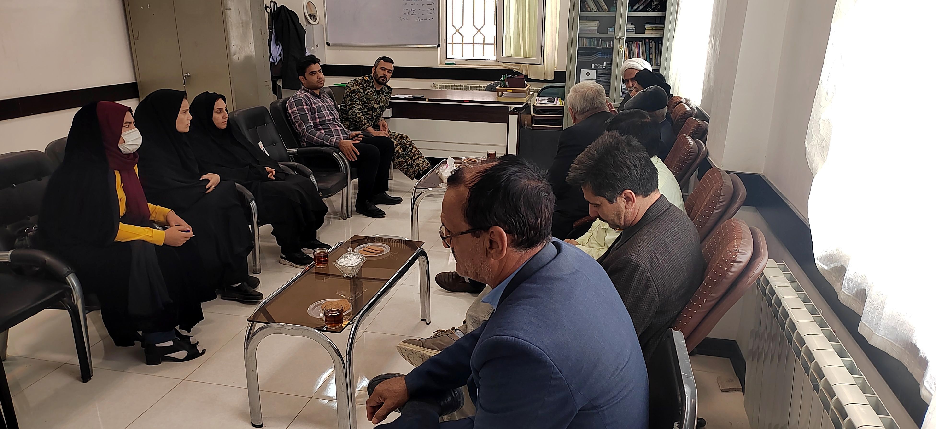 جلسه هماهنگی جشن دهه کرامت در محل حوزه بسیج شهید رجایی در شهر زیارت