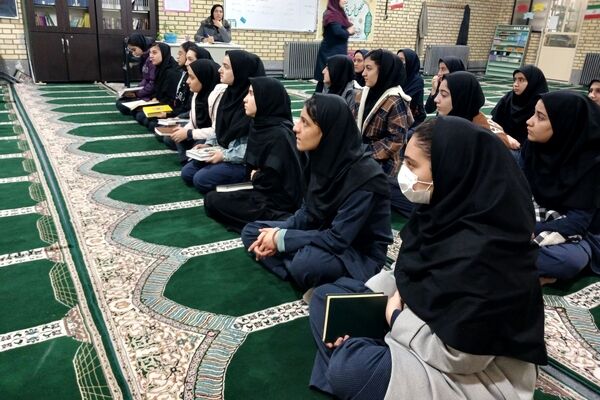 برگزاری مرحله شهرستانی مسابقات قرآن، عترت و نماز شهرستان کامیاران در بخش دختران
