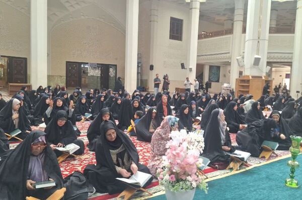 مراسم جز خوانی قران در حرم اهل بیت(ع)