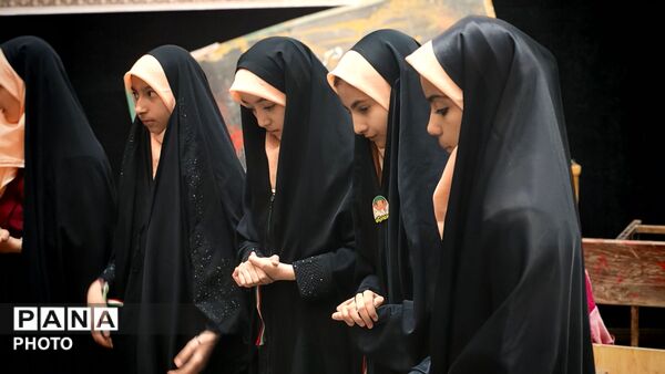 اجتماع فرهنگیان به مناسبت چهلمین شب از شهادت رهبر در نیشابور