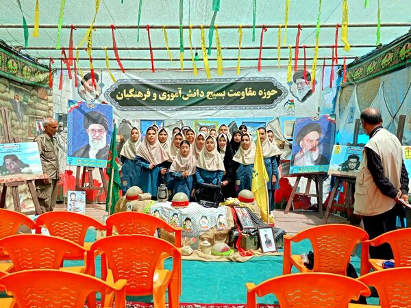 بازدید دانش آموزان دبستان سمیه از کنگره ملی شهید مدرس
