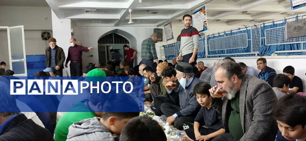 حضور رئیس حوزه علمیه شیروان در جمع معتکفین مسجد جامع شیروان