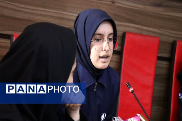 نشست صمیمی فعالین رسانه ای دانش‌آموزان با مدیرعامل خبرگزاری پانا