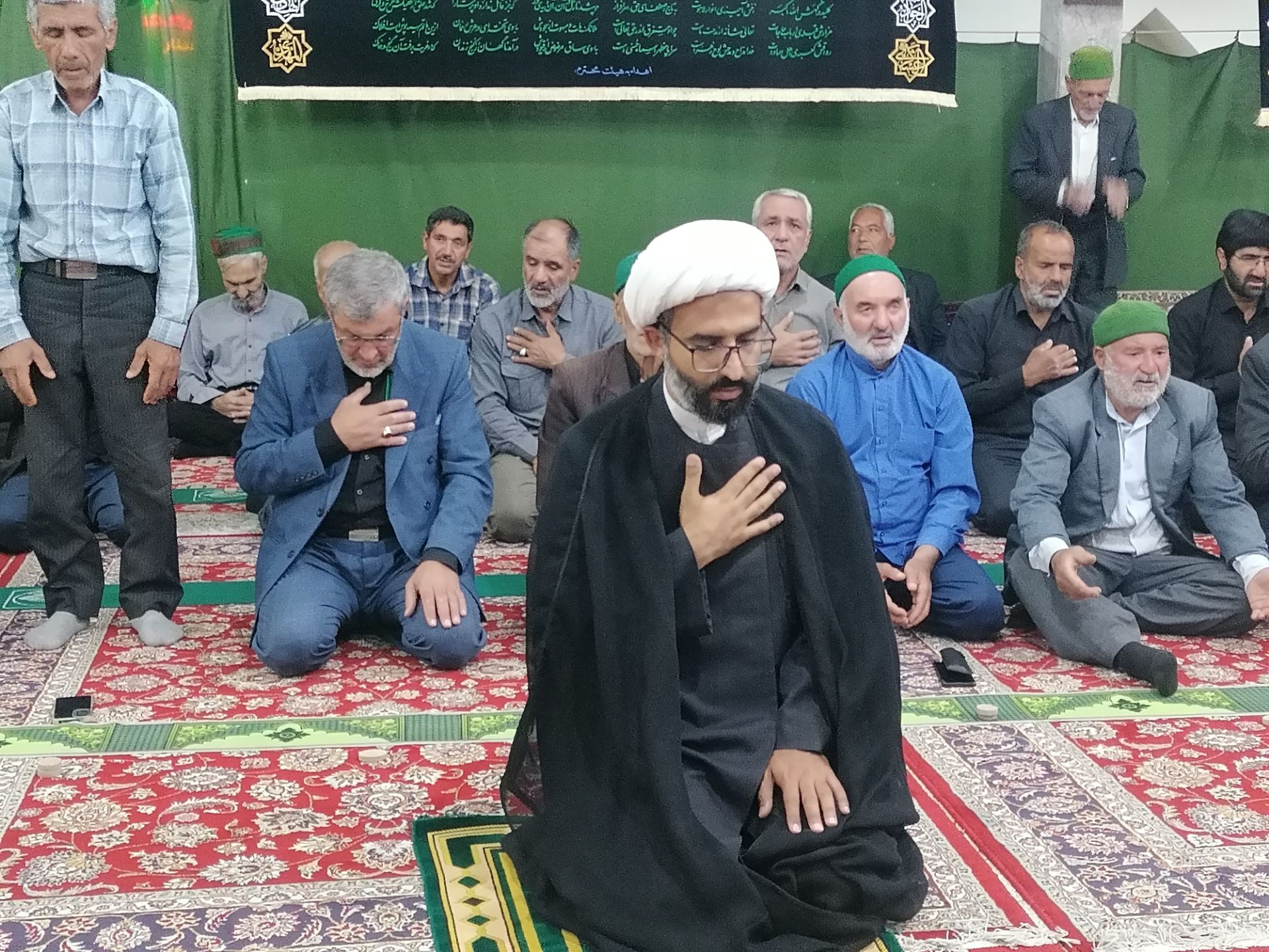 برگزاری آیین  بزرگداشت آیت الله سید علی خامنه ای در مسجد جامع شهر بار
