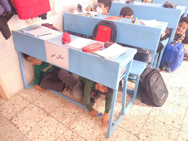 مانور زلزله در دبستان شهید پسندیده فدافن  