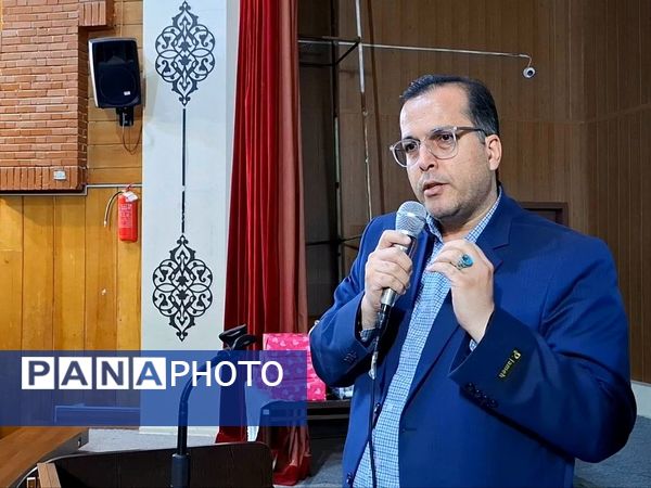 انتخابات اعضای انجمن اولیا و مربیان دبیرستان دخترانه انقلاب ناحیه دو