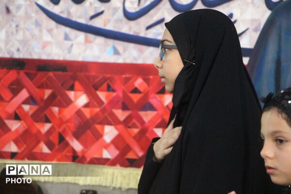 غبار ماتم بر چهره مدرسه شهید ایرجی؛ نجوای «لبیک یا خامنه‌ای» طنین‌انداز شد