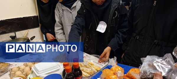 بازارچه کسب و کار دانش آموزی در دبیرستان مادر مهربان خلیل آباد