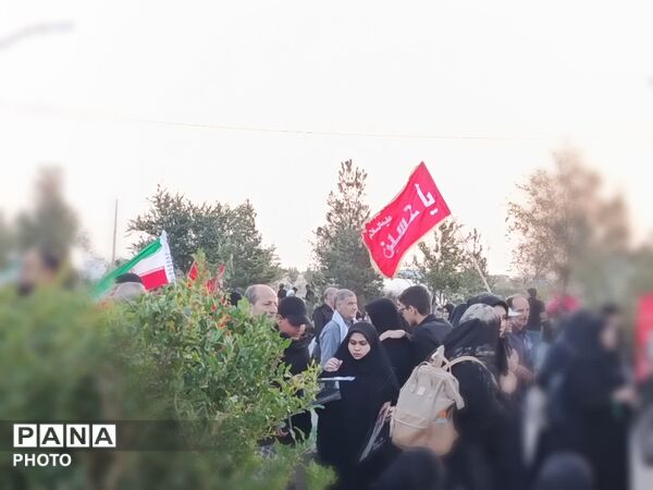 تلاقی دریای سرخ و سیاه مردم در حماسه وداع با قائد امت