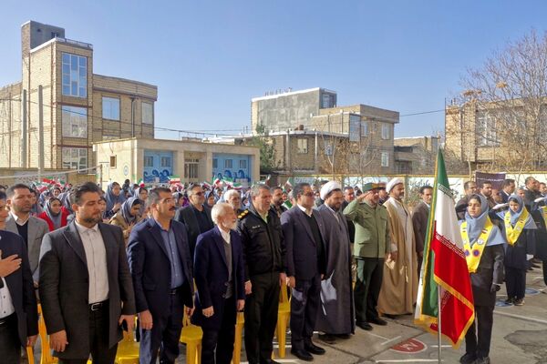 جشن سالگرد پیروزی انقلاب اسلامی در مدارس شهرستان صحنه
