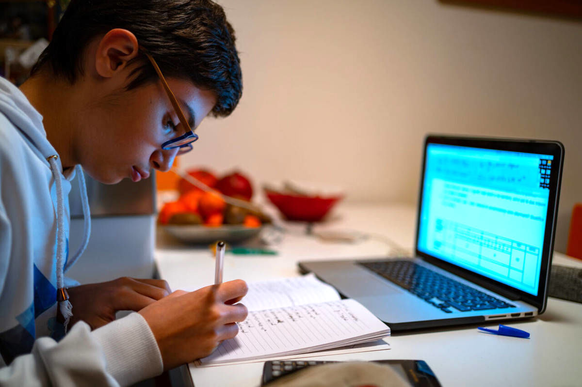 کلاس درس مدارس تهران برای سه‌شنبه و چهارشنبه مجازی شد