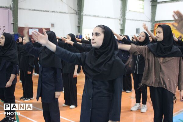 اجرای پیرامید دانش آموزان شهرستان سملقان با موضوع جنگ رمضان 