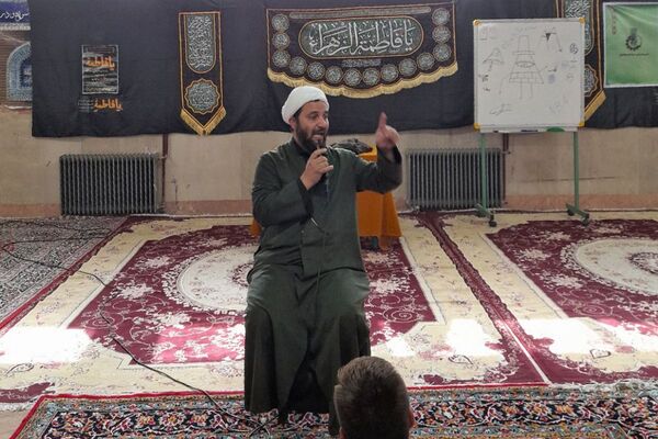 سلسله جلسات گفتمان دینی و مشاوره خانواده در هنرستان موفقیان