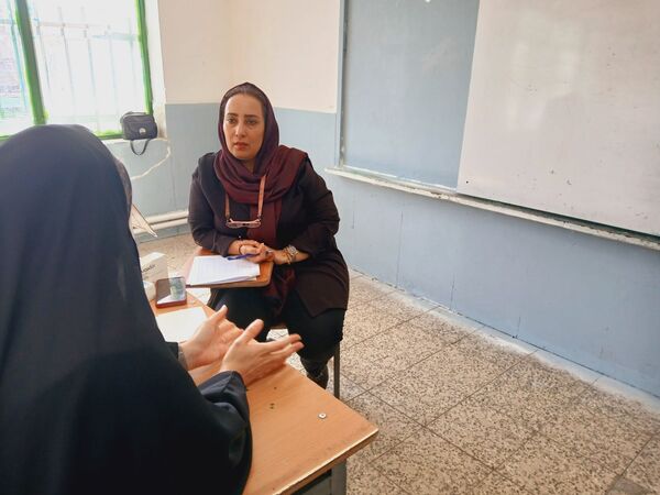 خدمت‌رسانی پزشکان مجرب در قالب «میز خدمت» در مدرسه شهید شهسواری ناحیه 4 کرج 