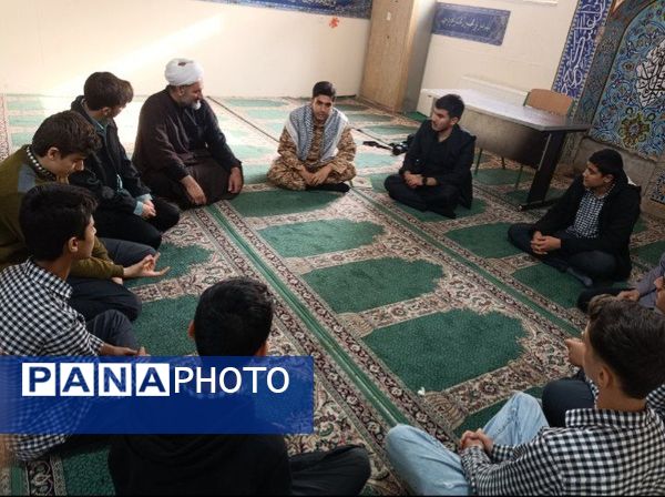 جلسه شورای محوری بسیج دانش‌آموزی در مدرسه علوی 2 شهرستان قدس