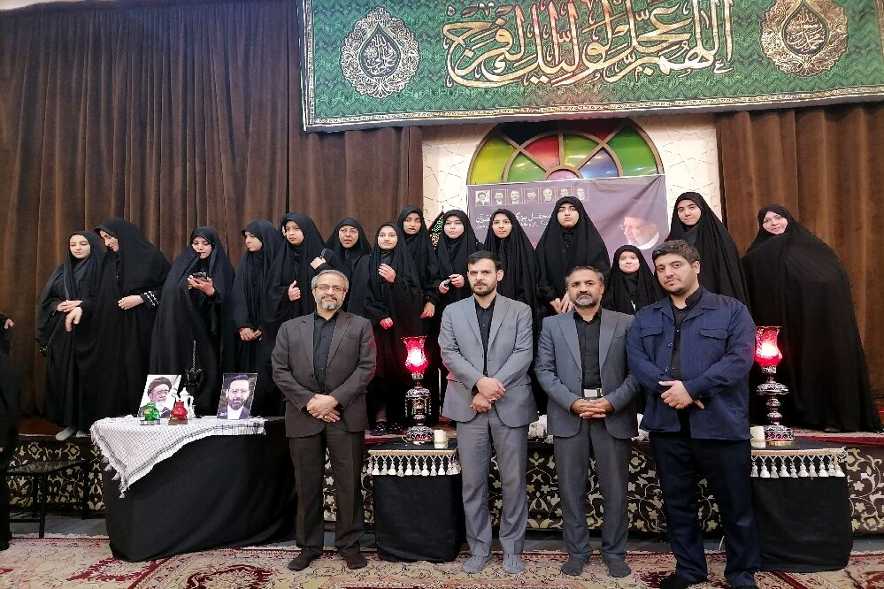 محفل انس با قرآن فرهنگیان و دانش آموزان خراسان رضوی در یادبود شهید جمهور