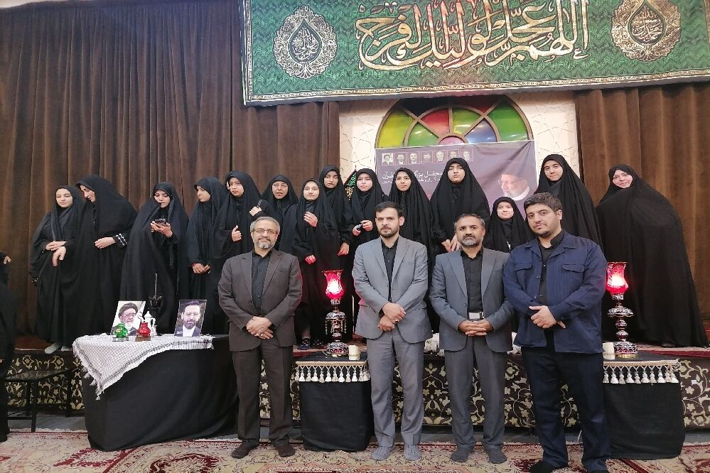 محفل انس با قرآن فرهنگیان و دانش آموزان خراسان رضوی در یادبود شهید جمهور