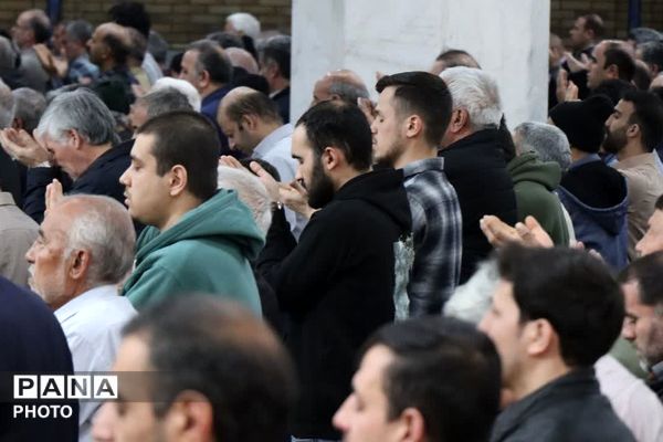 تجلیل از خادمین عرصه تربیت در نمازجمعه باقرشهر و کهریزک 