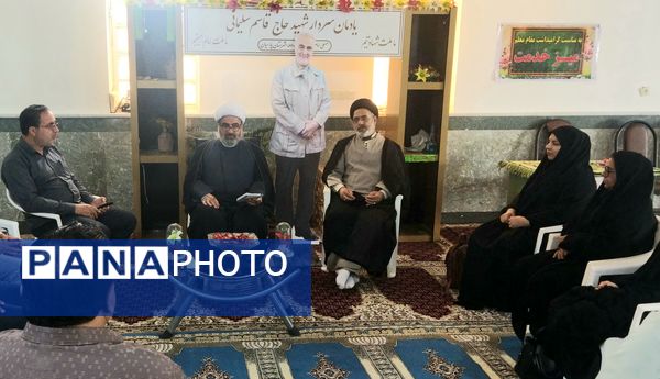 میز خدمت آموزش و پرورش در نماز جمعه