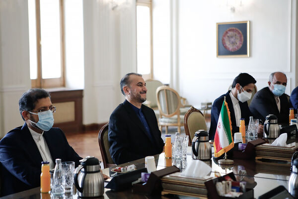 دیپلمات شهید